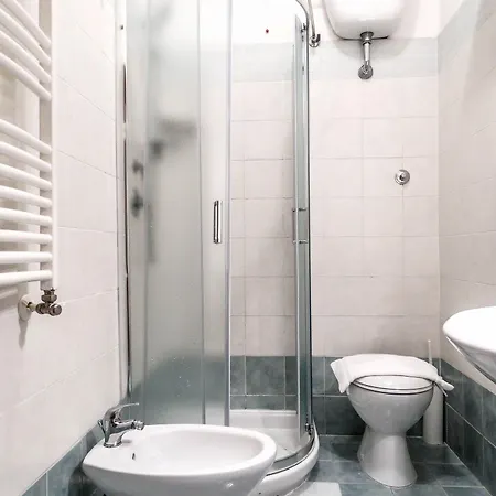 招待所 Magic Door