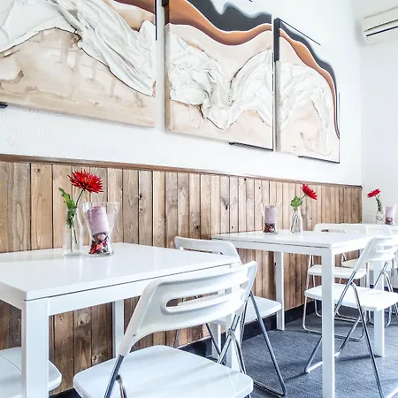 招待所 Magic Door 3*