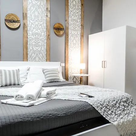 Magic Door בית הארחה